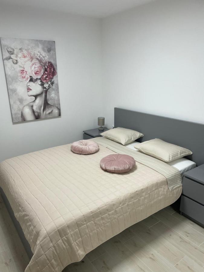 Amore Apatmani Čelina Exterior foto