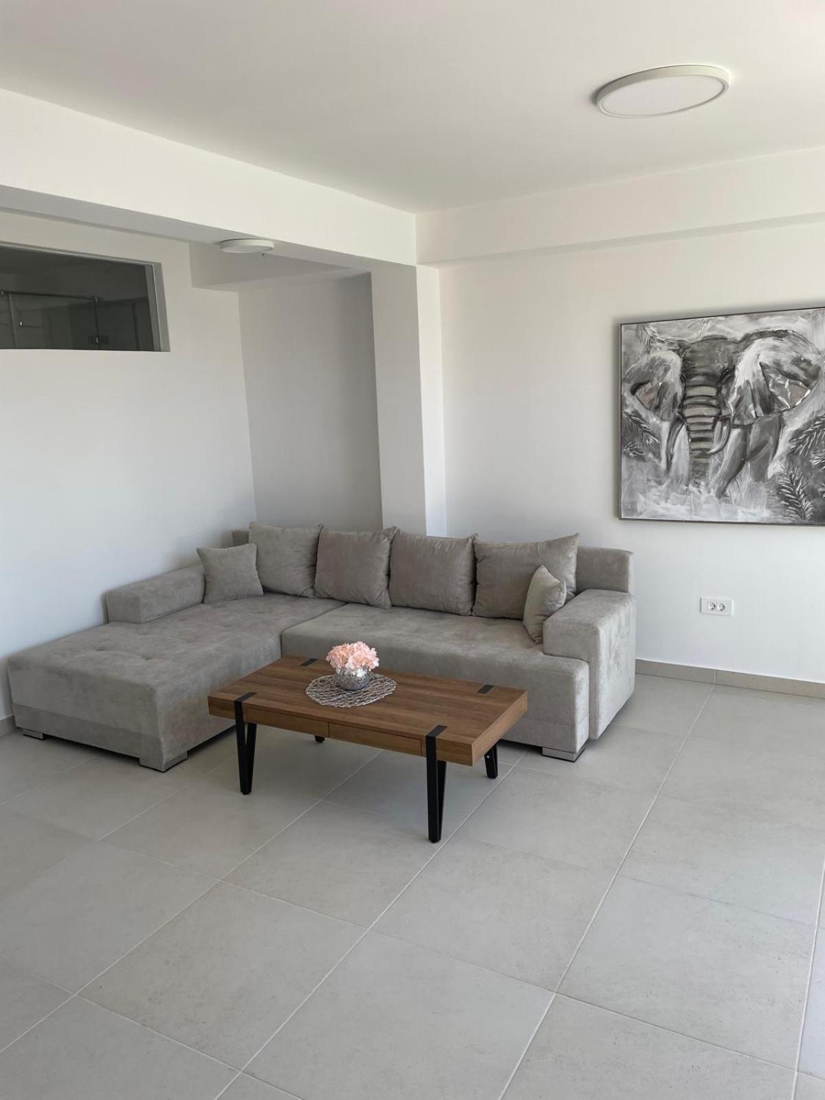 Amore Apatmani Čelina Exterior foto