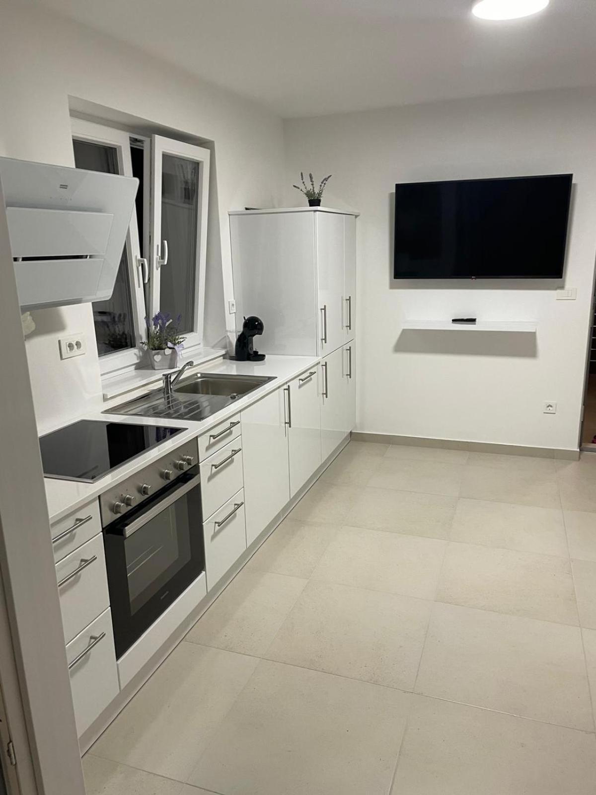 Amore Apatmani Čelina Exterior foto